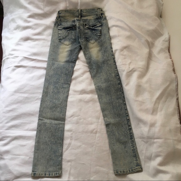 Acid wash style skinny ripped jeans - size 0 - Picture 2 of 12